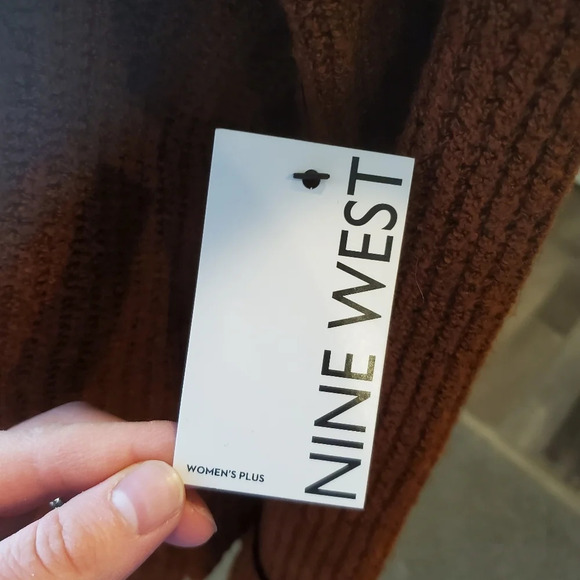 NWT Plus Size Nine West V-Neck Stitch Front Tunic Sweater - Picture 5 of 13